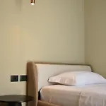 Отель Nuna & 4*