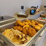 Nuna & Отель