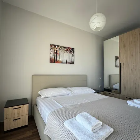 Nuna & 4* Radhimë