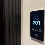 Nuna & Hotel 4*