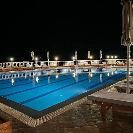 Ξενοδοχείο Nuna & 4*