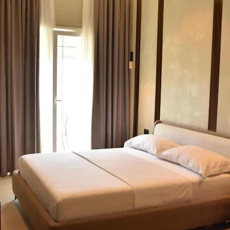 Nuna & Ξενοδοχείο Radhimë