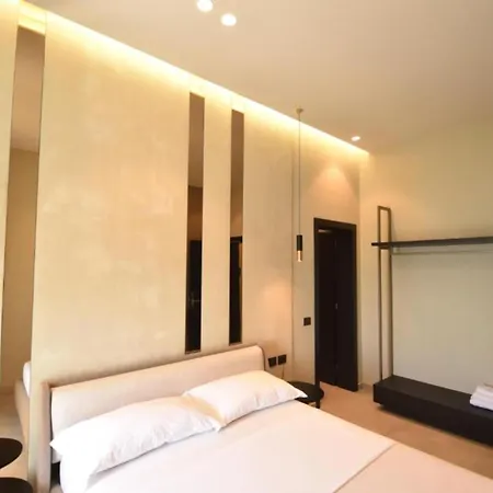 Nuna & Ξενοδοχείο 4*