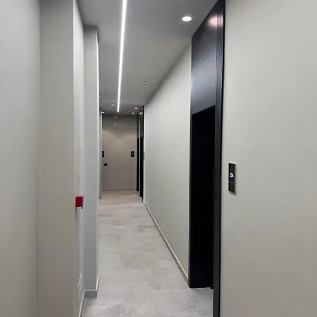 Nuna & Ξενοδοχείο 4*