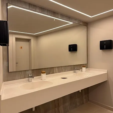 Ξενοδοχείο Nuna & 4*