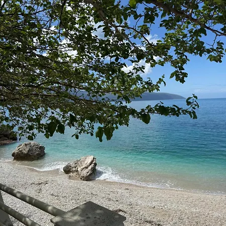 Nuna & Ξενοδοχείο 4*