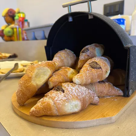 Nuna & Ξενοδοχείο 4*