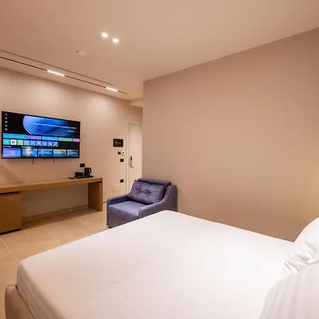 Nuna & Hotel