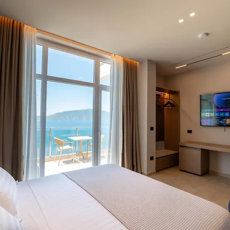 Nuna & Hotel