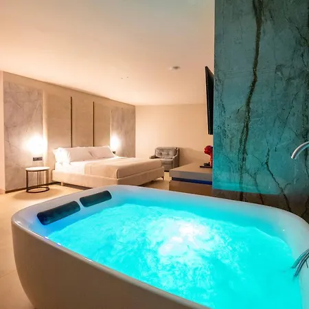 Nuna & Hotel 4*