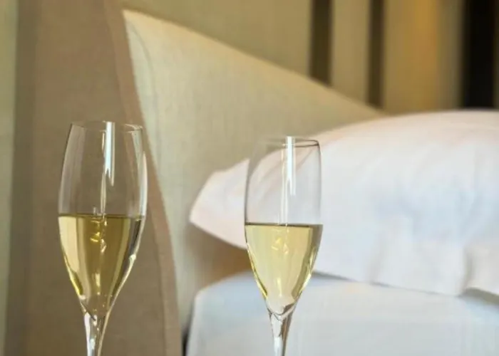 Nuna & Hotel 4*